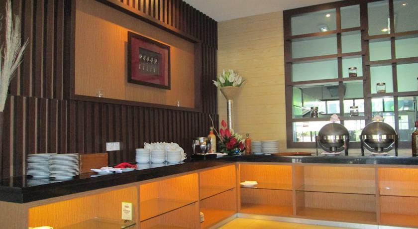 Puteri Gunung Hotel Lembang Exterior photo