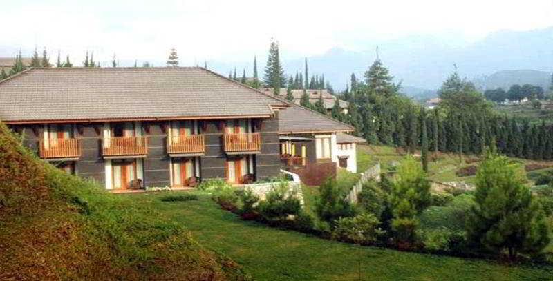 Puteri Gunung Hotel Lembang Exterior photo