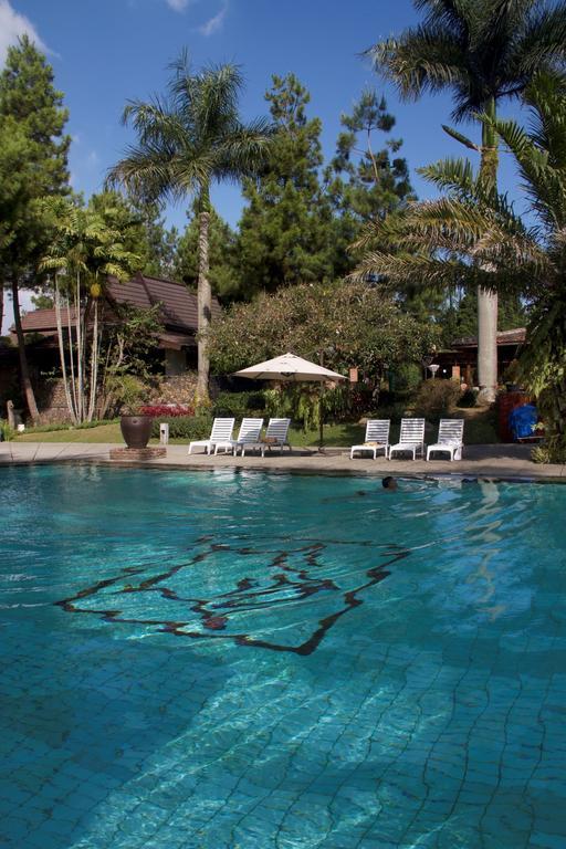 Puteri Gunung Hotel Lembang Exterior photo