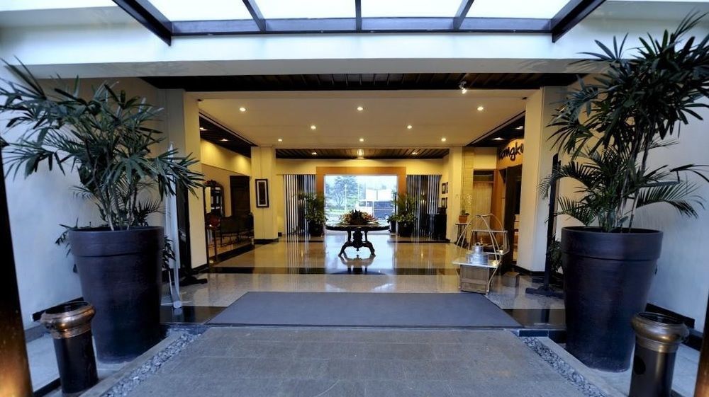 Puteri Gunung Hotel Lembang Exterior photo