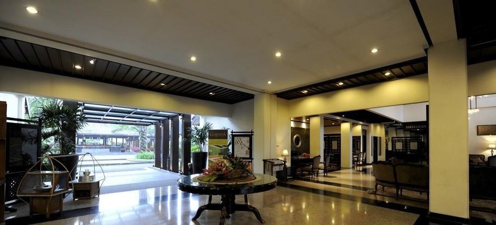 Puteri Gunung Hotel Lembang Exterior photo
