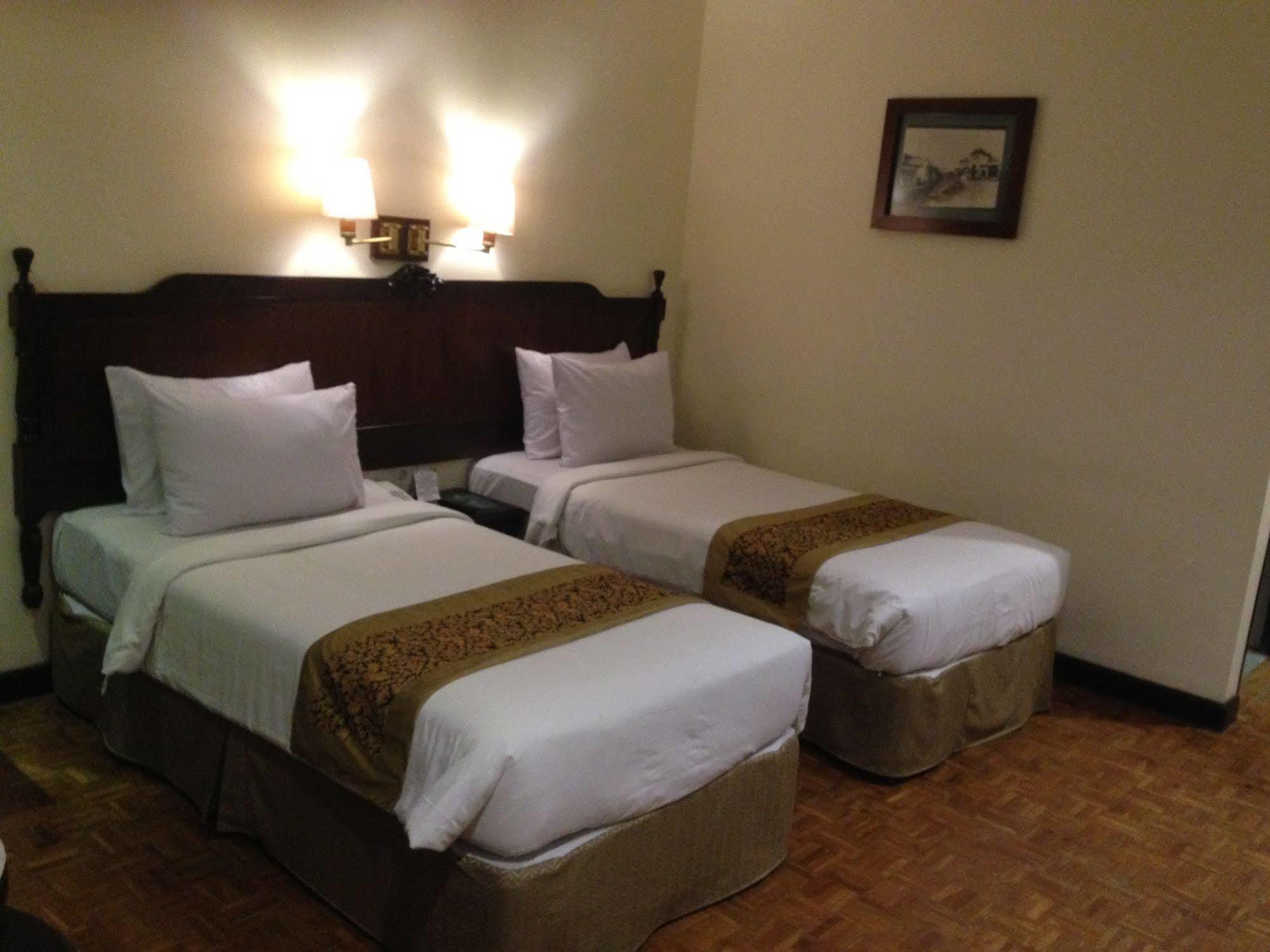 Puteri Gunung Hotel Lembang Exterior photo