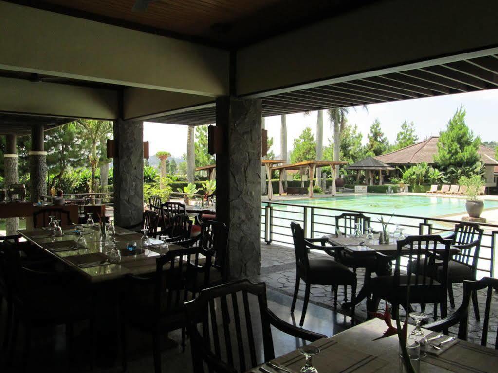 Puteri Gunung Hotel Lembang Exterior photo