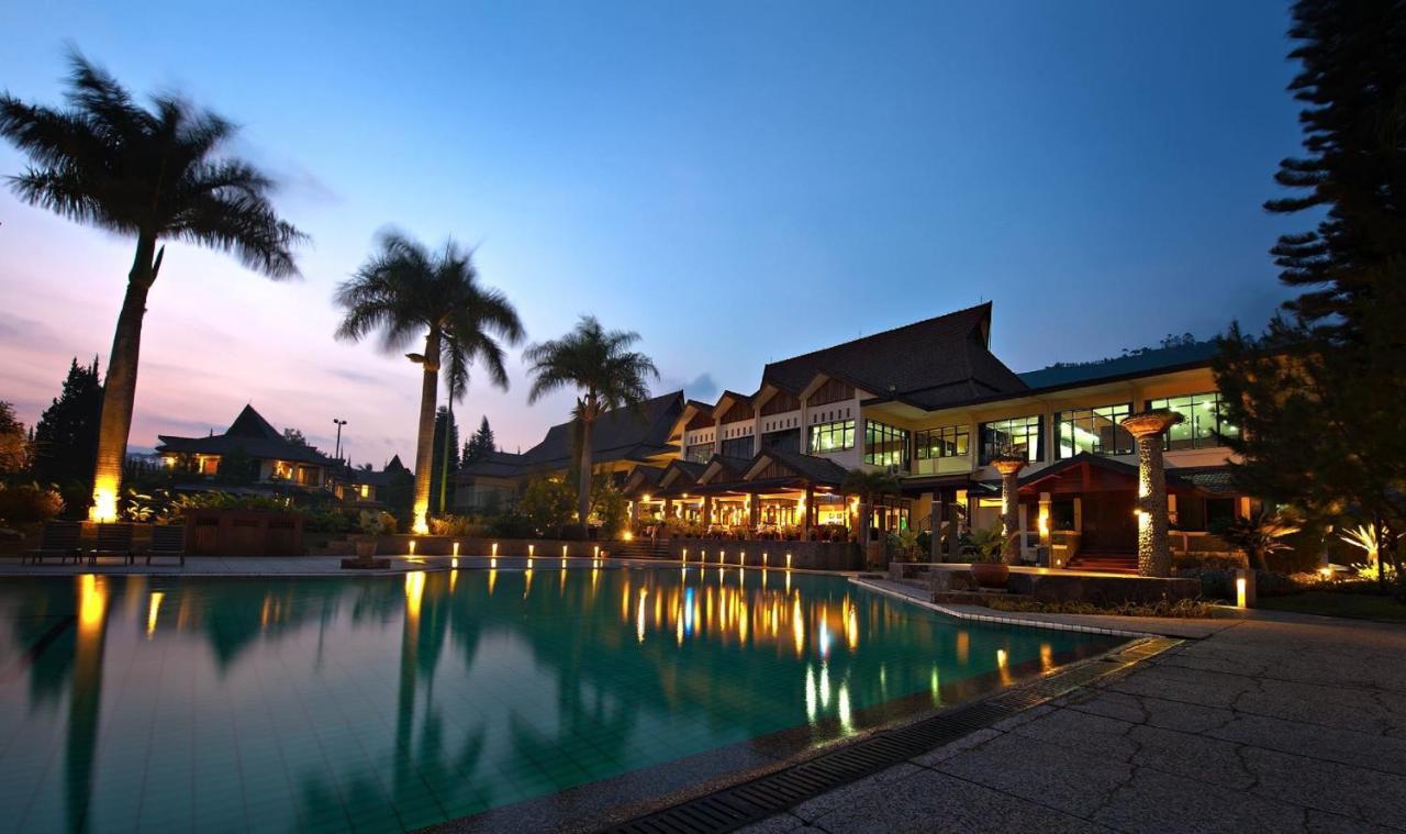 Puteri Gunung Hotel Lembang Exterior photo